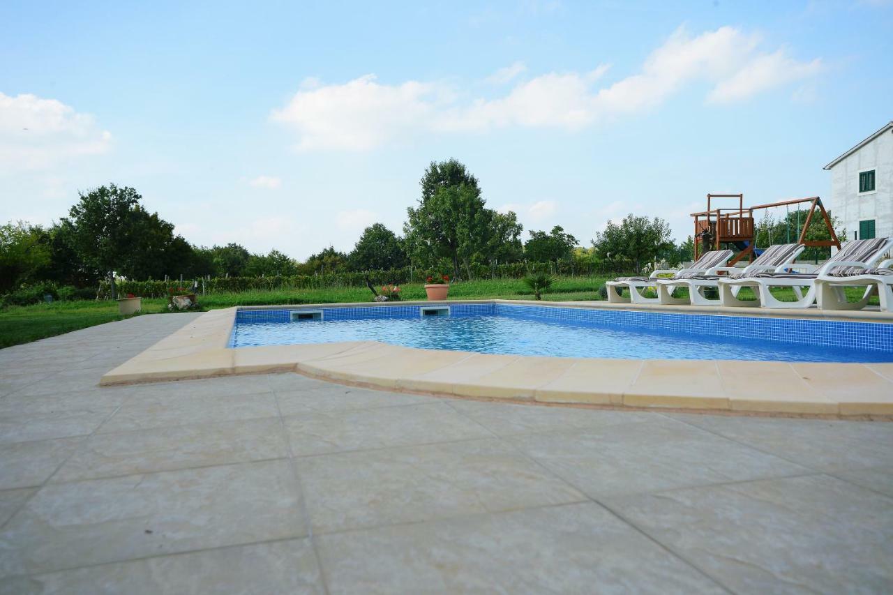 Ferienhaus Tomic Nedeščina Bagian luar foto