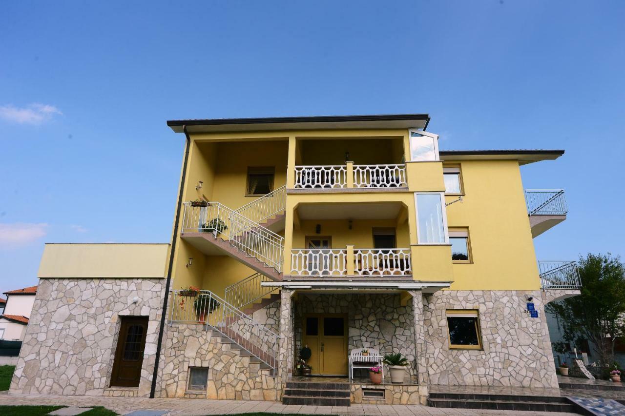 Ferienhaus Tomic Nedeščina Bagian luar foto