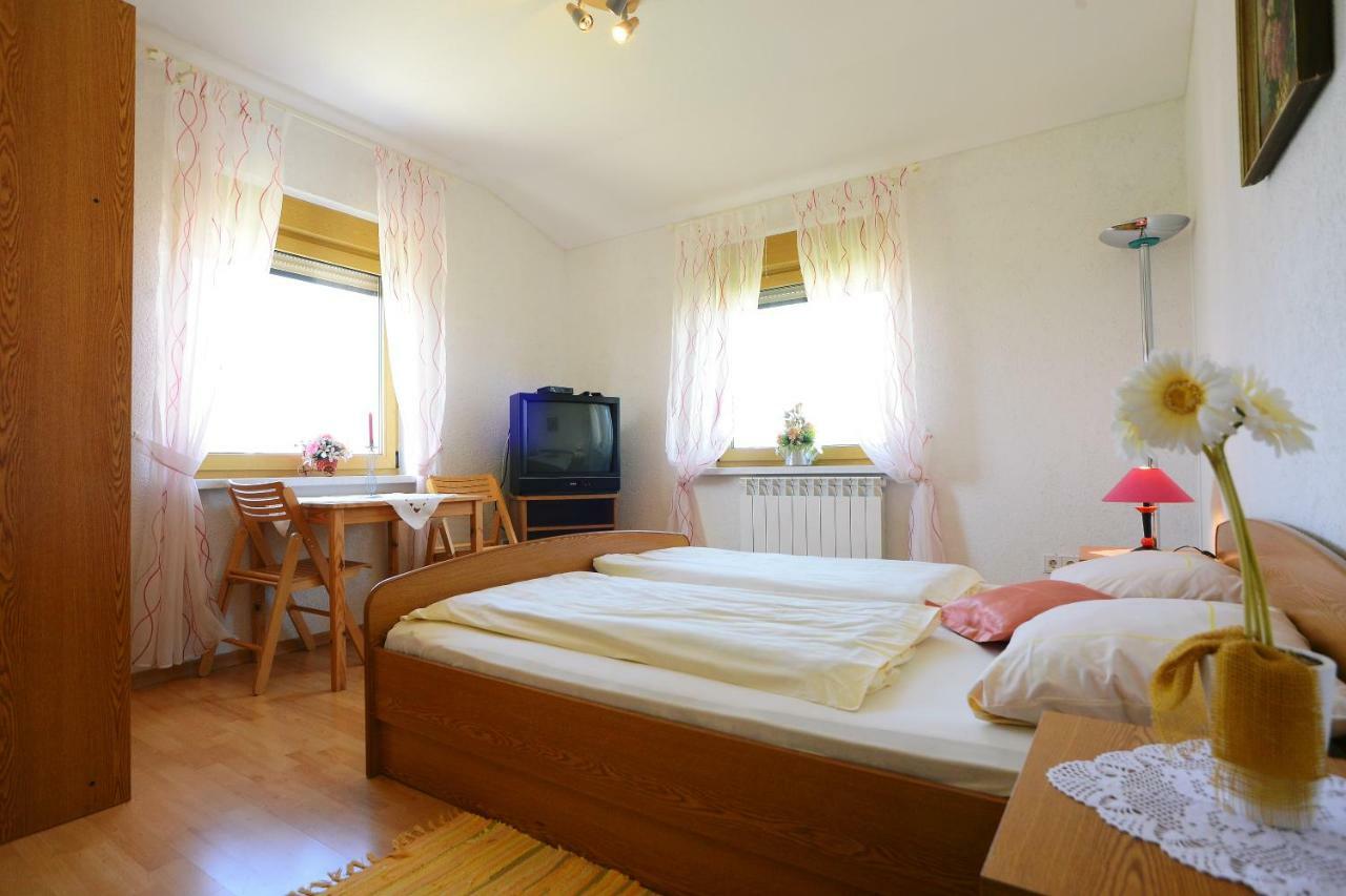 Ferienhaus Tomic Nedeščina Bagian luar foto