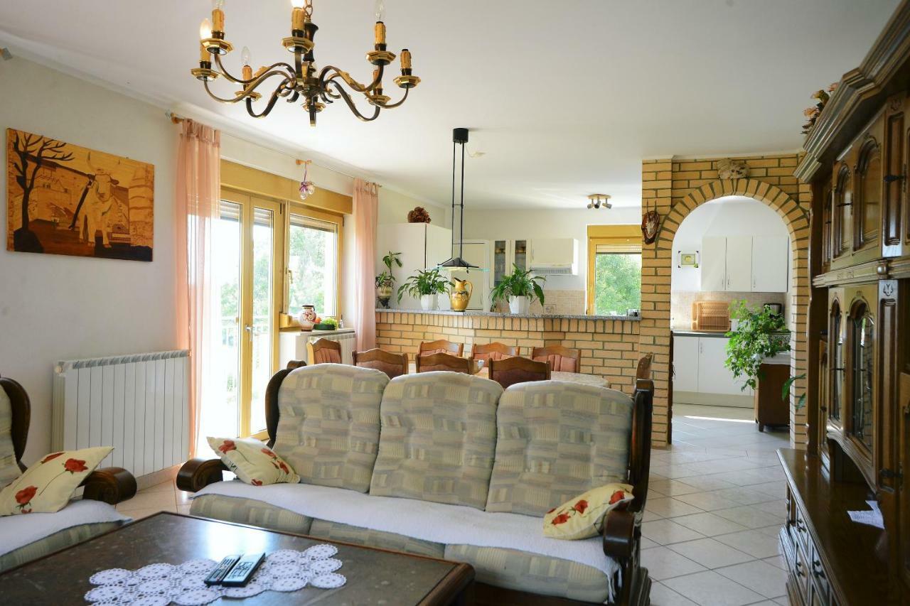 Ferienhaus Tomic Nedeščina Bagian luar foto
